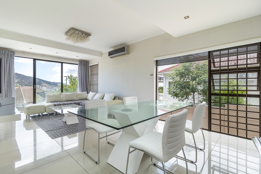 To Let 2 Bedroom Property for Rent in Vredehoek Western Cape